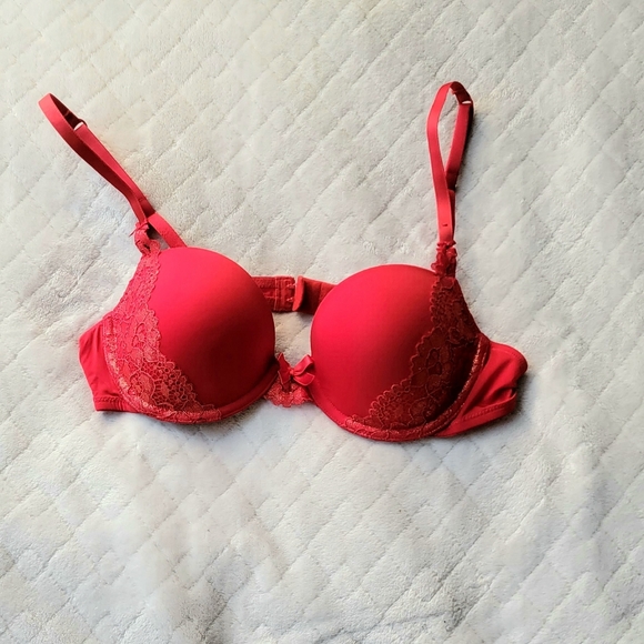💗 3 for $20 La Senza red/gold lace pushup bra 34B